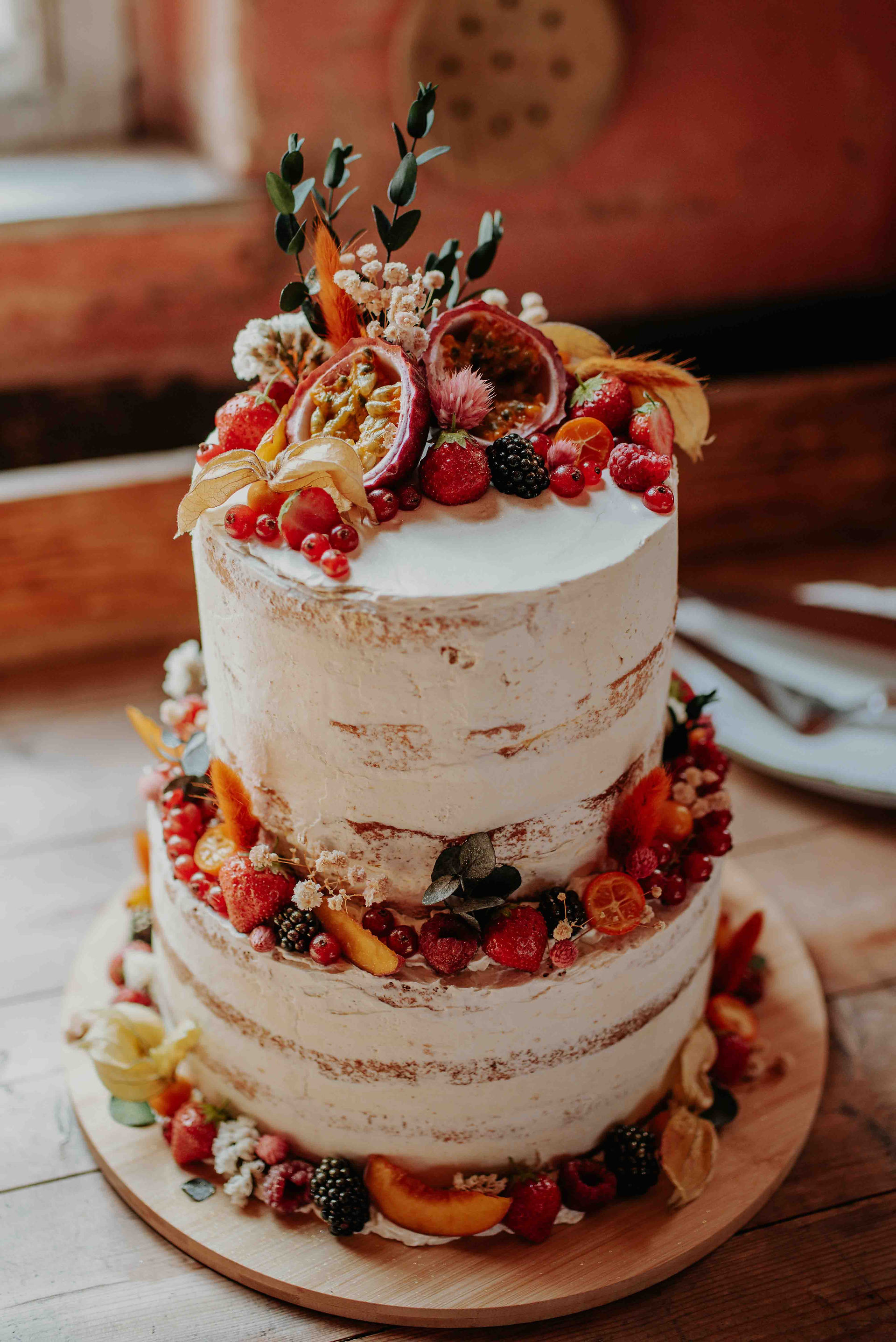 eine herbstliche Hochzeitstorte im Birkenlook