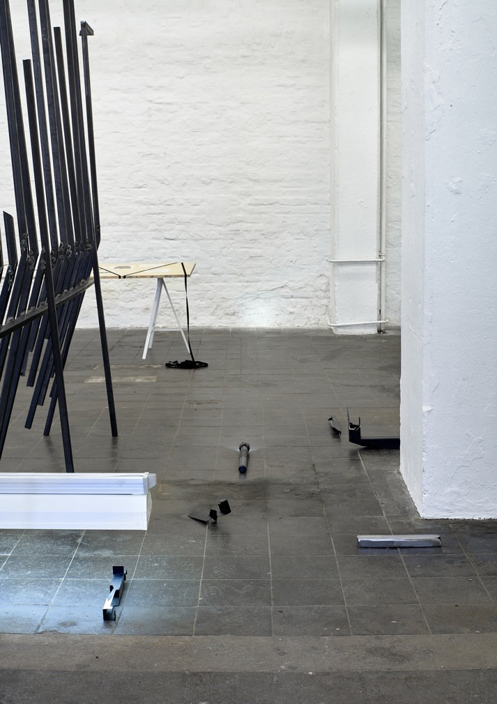 Field of Codes, Publication, Buch, Markus Saile,Marcel Hiller, Julian Irlinger, Sven Johne, Hiwa K, Katrin Mayer, Max Schaffer Ilka Becker, Hans-Christian Dany, Fiona McGovern, Sarah Kolb, Kerstin Stakemeier, Marcus Steinweg