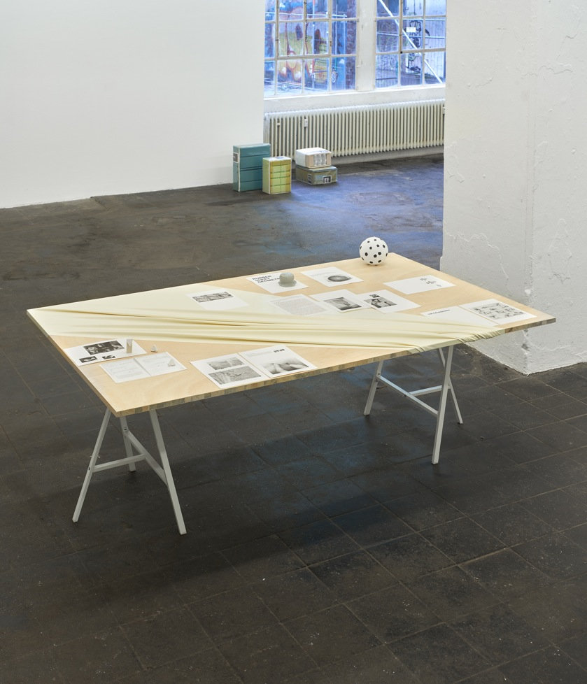 Field of Codes, Publication, Buch, Markus Saile,Marcel Hiller, Julian Irlinger, Sven Johne, Hiwa K, Katrin Mayer, Max Schaffer Ilka Becker, Hans-Christian Dany, Fiona McGovern, Sarah Kolb, Kerstin Stakemeier, Marcus Steinweg