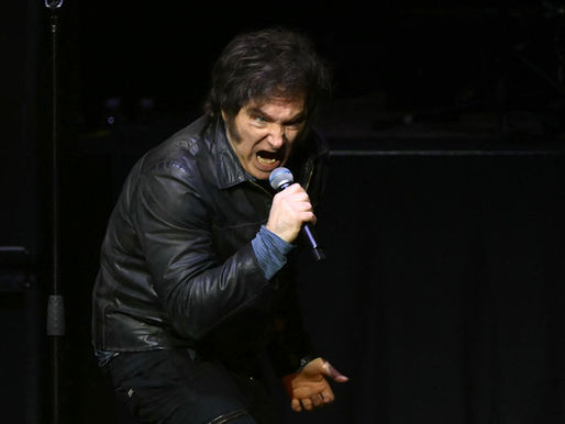 El diario británico "The Guardian" critico a Milei: "Se hace pasar por estrella de Rock".