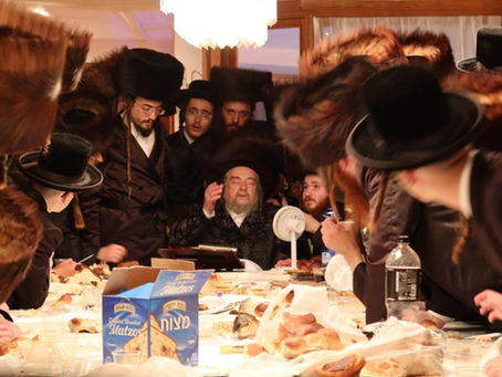 הגה"צ רבי יעקב מאיר שעכטער גערפראוועט יו"ט שבועות אין נתניה