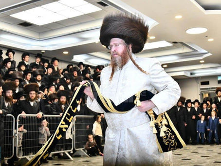 חסידים אוהדים אין ידידים מיטגעפריידט ביים שמחת החתונה בחצרות שומרי אמונים - אלעסק - אוזרוב