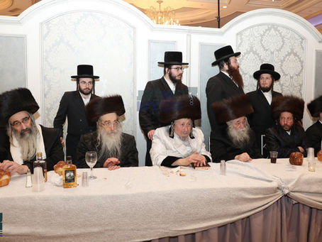 החוט המשולש • שמחת החתונה בבית סקאליע - טאהש - קרעטשניף