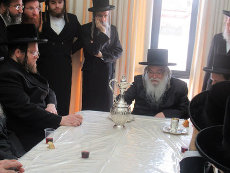 מסיבת לחיים ביי האד' מדאראג לרגל שידוך שליסן פון החתן יוסף שמעון שכטר משב''ק האד' מוויז'ניץ