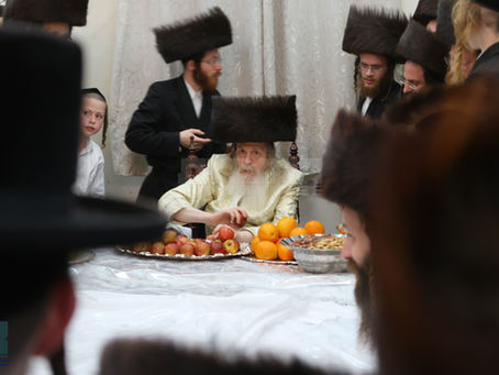 נעילת החג און עפל טיש בחצר הקודש שומרי אמונים אין אשדוד