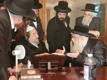 נתניה • האד' מצאנז באזוכט אינעם אכסניא פון הגה"צ רבי יעקב מאיר שעכטער