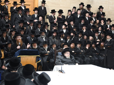 בני בינה: אסיפה דחופה אפגעהאלטן פאר אלפי בחורי ישיבות גדולות דחסידי בעלזא בראשות האד' מבעלזא איבער פגעי טעכנאלאגיע