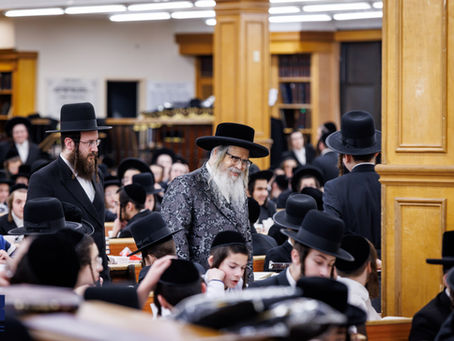 האד' מסאטמאר האלט מיט סדר לימוד ליל שישי דורך אלפי בחורי ואברכי סאטמאר אין ביהמ"ד הגדול דקהל יטב לב