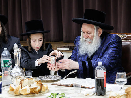 שמחת הבר מצוה פון בשותפות'דיגע אייניקל פון האד' מבאבוב און גיסו ראש ישיבת באבוב