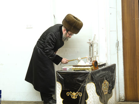 יְמֵי שְׁמוֹנָה • יום טוב חנוכה בחצר הקודש סקולען ירושלים