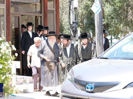 האד' מתולדות אהרן אויף אפרוה אין מושב בית מאיר | בילדער גאלעריע
