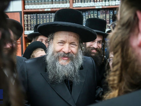 האד' מבאבוב-45 נעמט אונטער בליץ באזוך קיין לאנדאן; וועט פארבלייבן אויף אפרוה אין ענגלאנד