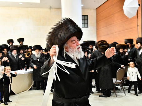 געהויבענער חתונה בבית המשפיע הגה"צ רבי יצחק משה ארלנגר שליט"א פארגעקומען אין בני ברק