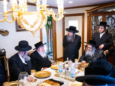 קרית יואל • הרה"ח ר' יחזקאל גליק שענקט 2 מיליאן דאללער נדבה אפצוקויפן הנצחה אינעם בנין בית רחל החדש