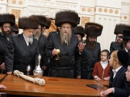 שַׁבָּת הִיא מִלִּזְעֹק • טויזנטער תושבי בארא פארק דעם שבת מיטגעהאלטן ביי האד' מקאסוב לרפו''ש