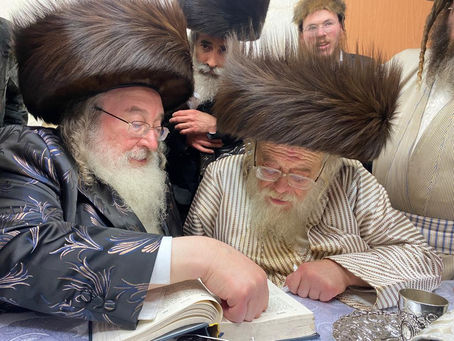 האד' מספינקא באזוכט ביי האדמו"ר מתולדות אהרן