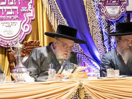 ויעטרוך נזר תפארה • הגאון רבי אהרן בראנדסדארפער מרבני ק"ק תולדות אהרן אויפגענימען אלס חבר בד"ץ העדה החרדית