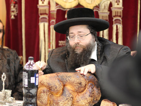 האד' מצאנז זמיגראד ביים סעודת הילולא פון זקינו הגה"ק רבי סיני מזמיגראד זי"ע