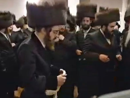 ווידיאו • מצוה טאנץ פון האד' מסאדיגורה לבת בנש"ק הנגיד ר' מרדכי שפירא הי"ו