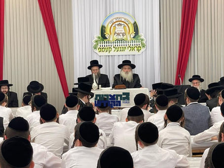האד' מקראלי באזוכט אין מחנה 'נחלת צבי' קראלי יונגל קעמפ