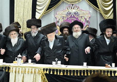 מבית האבל אל בית המשתה • חתונה אין די הויפן פון ביאלא - קאפיטשניץ - קוזמיר - לעלוב בי"ש