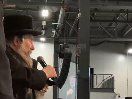 ווידיאו • האד' מראחמיסטריווקא ביים פארזאגן קבלת עול מלכות שמים ביים מעמד 'קבלת פני רבותינו' אין לאנדאן