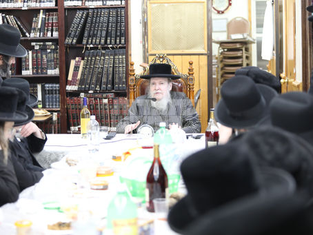 כ"ק אדמו"ר מלעלוב שליט"א ביים פסח שני טיש | גאלעריע