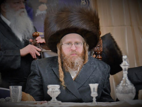 נאך 18 יאהר • האד' משומרי אמונים דערציילט פלא'דיגע סיפור איבער אפענע אויגן פון זיידן בעל 'חוקי חיים'