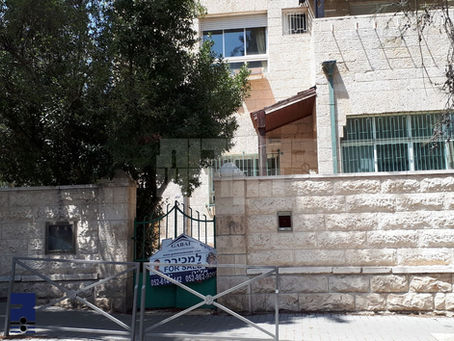 יברך את בית אהרן: כ"ק אדמו"ר מערלוי שליט"א אריינגעצויגן אין היסטארישע דירה פון הרה"ק מבעלזא זי"ע אין קטמון