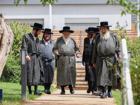 בנאות דשא: האד' מתולדות אהרן וועט וויילן אויף זומער-אפרו אין 'מאד ', בגלילות קערעסטיר