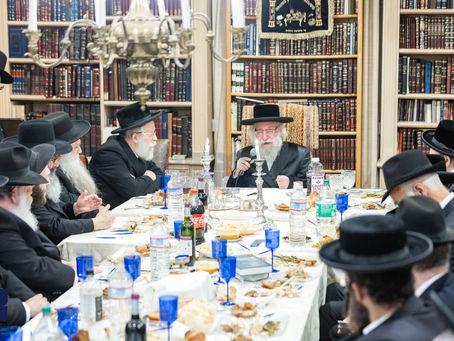 הערליכע סעודת פורים קטן בראשות האד' מוויען בבית הרבני הנגיד ר' בערל ווייס הי"ו אין לאס אנזשעלעס