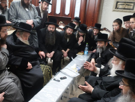 פילע אדמו''רים רבנים ואישי ציבור מנחם אבל ביי הרה''ח ר' שמעון וואלף קליין משב''ק האד' מבעלזא