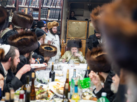 נִקְהֲלוּ הַיְּהוּדִים • משתה היין בחצר הקודש לעלוב אין בארא פארק