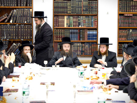 וזוכר חסדי אבות • ערשטע טיש - 'סעודת ראש חודש תמוז' ביי כ"ק אדמו"ר מקאסוב שליט"א
