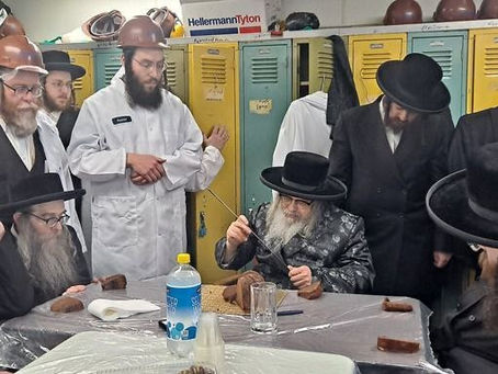 שיקאגא • האד' מסאטמאר באזוכט מהודר'דיגע בית השחיטה לגסות דקהל יטב לב