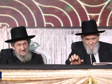 ויהי בנסוע: מנהיגי עולם התורה נעמען אונטער היסטארישע באזוך אין חוץ לארץ צו ראטעווען עולם הישיבות בארה"ק