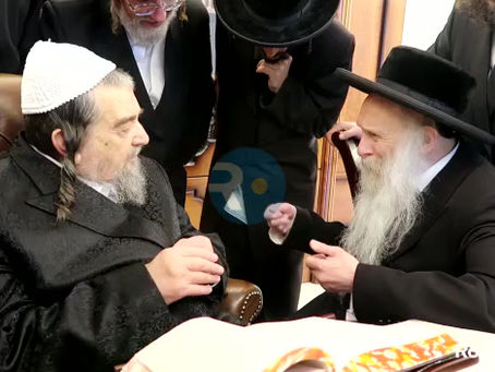 ווידיאו • הגה''צ רבי מרדכי שטיינער אב''ד בית מרדכי באזוכט ביי הגה''צ רבי יעקב מאיר שעכטער שליט''א