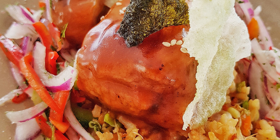 CERDO NIKKEI Y ARROZ CHAUFA