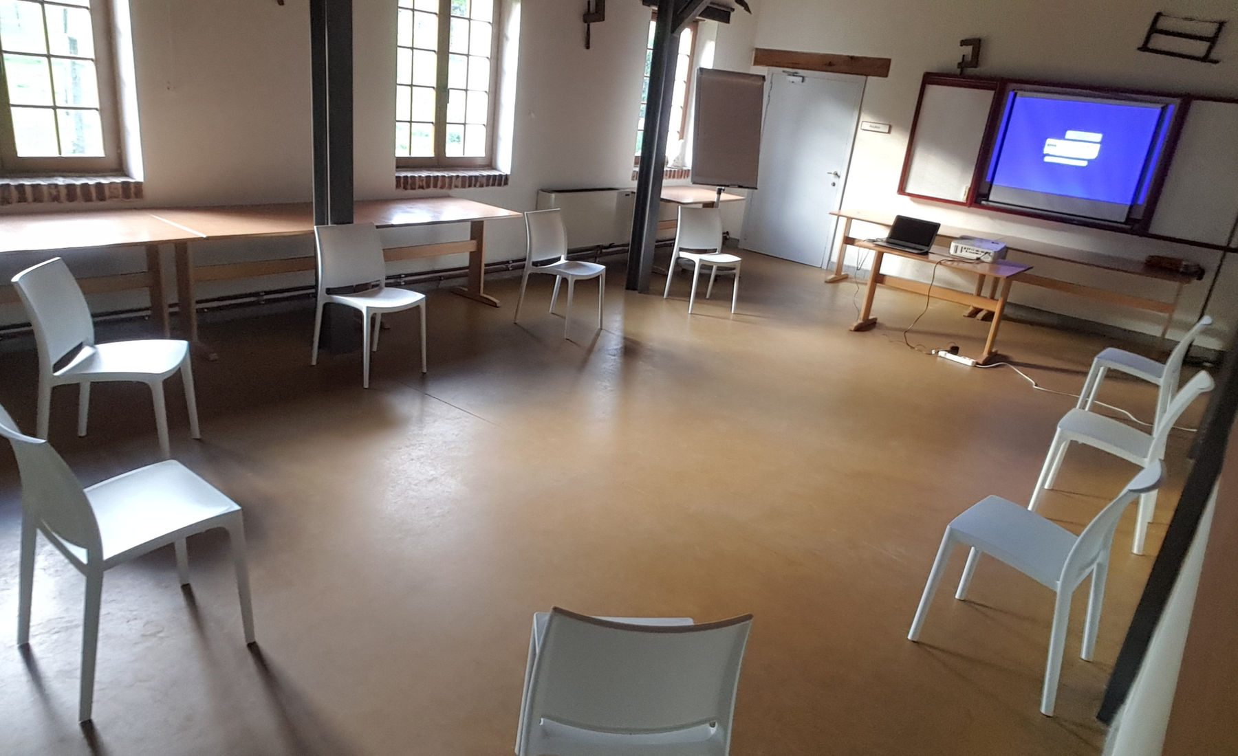 Zaal Pakhuis op het domein Herisem