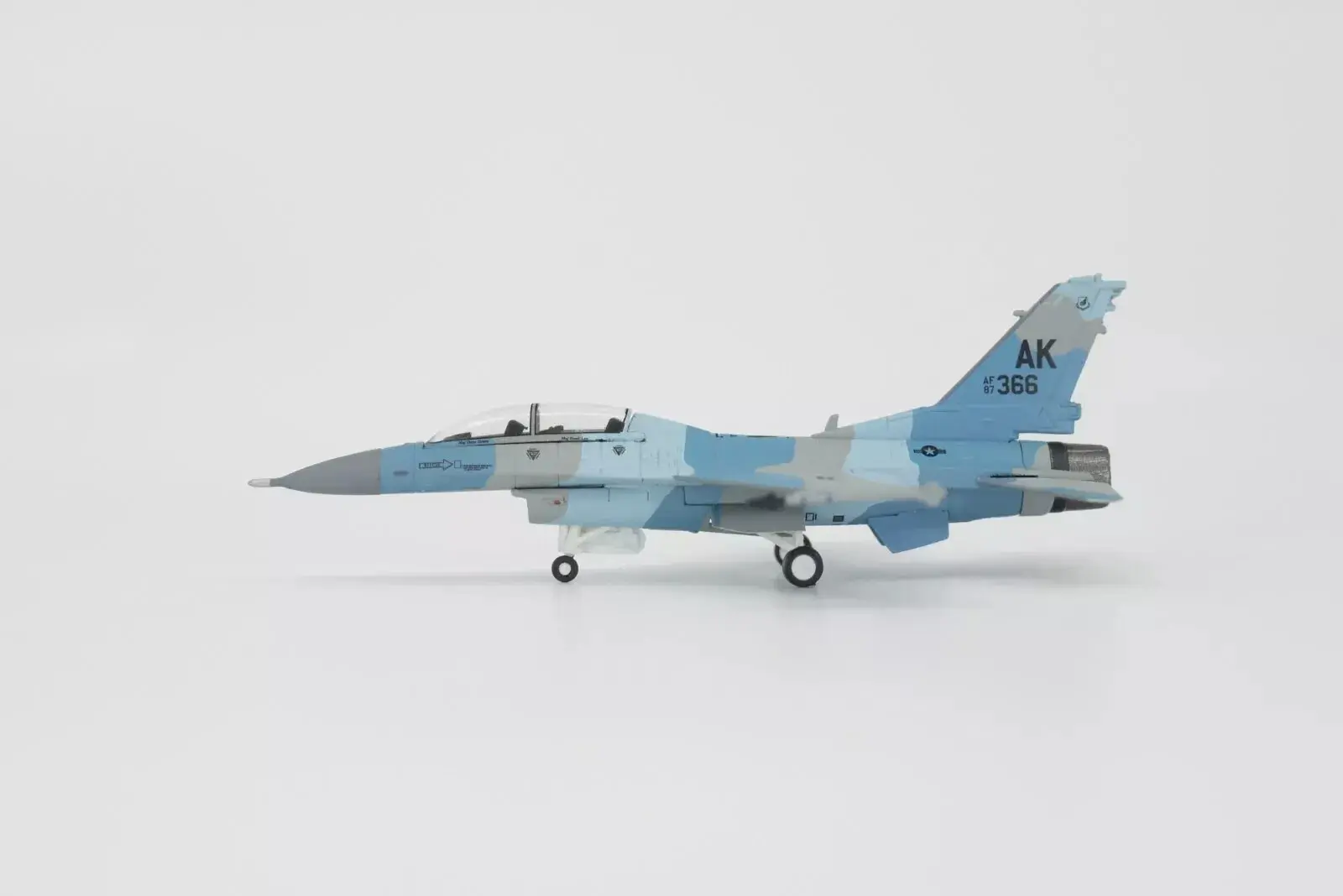 Hogan Wings 6313, F-16D Blk 30H, USAF, Eielson AFB, 18th AGRS "Blue Foxes, 1:200