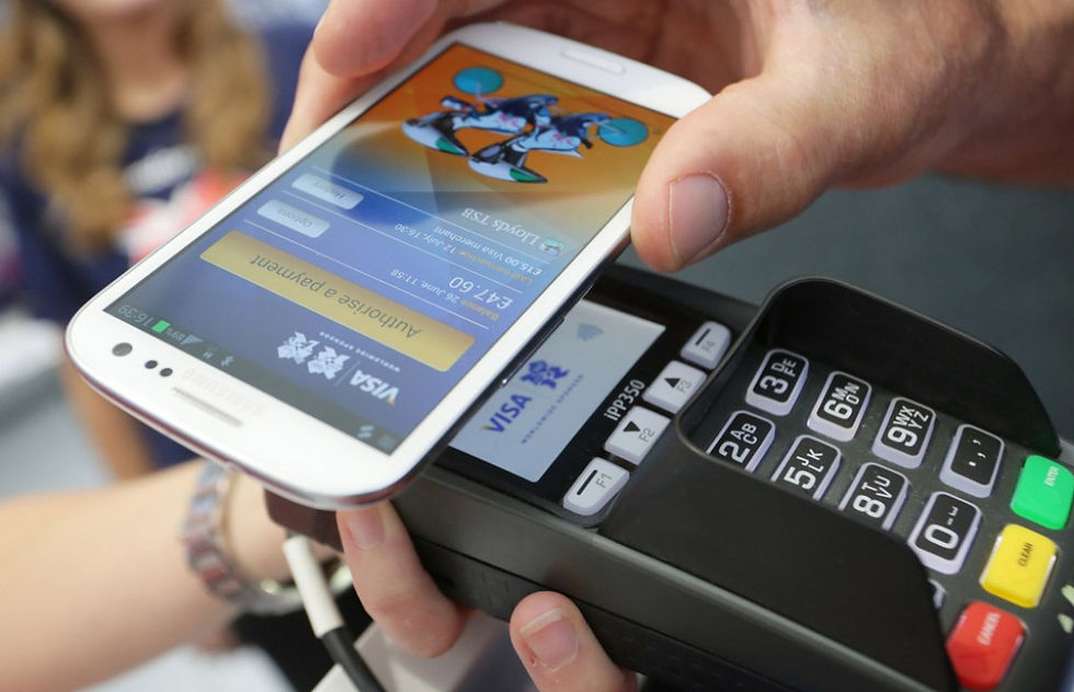 El dinero electrónico es una modalidad de pago que hace uso de los teléfonos celulares para efectuar las transacciones. Foto: mundoejecutivo.com.mx
