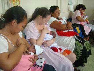 El 57% de los lactantes menores de seis meses son alimentados con leche materna en Ecuador