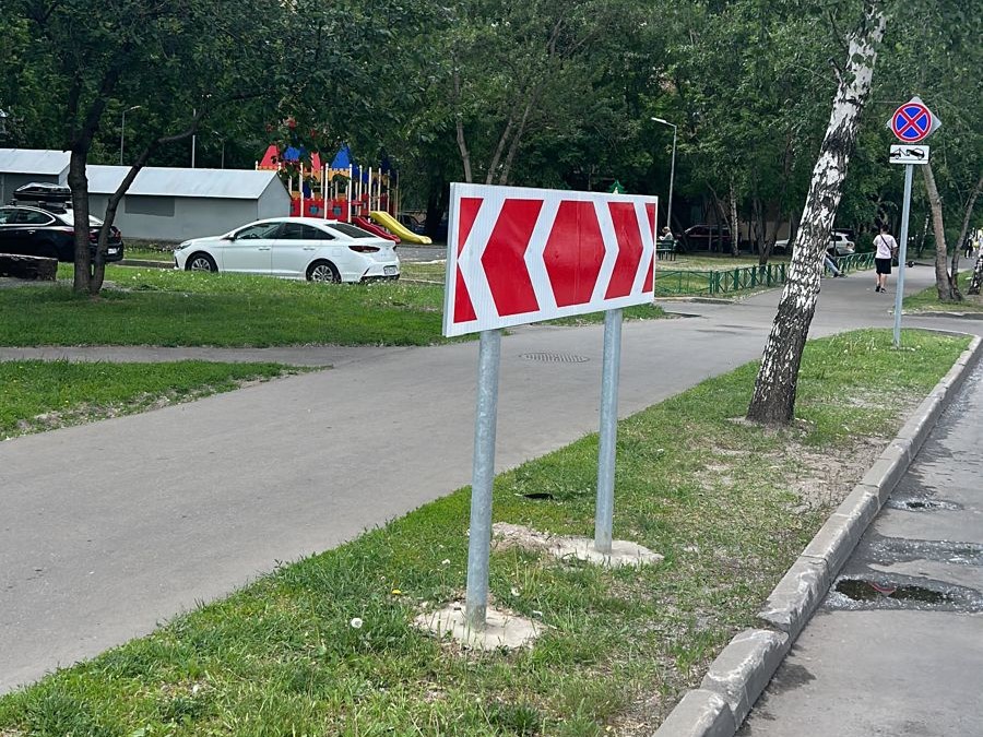 Дорожные знаки на 8-й улице Текстильщиков в Москве