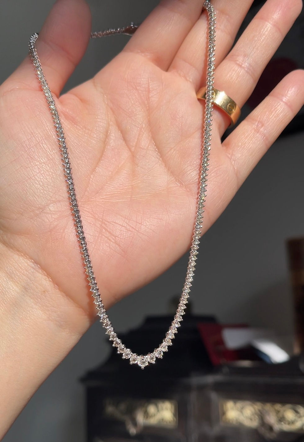 Thumbnail: Vintage 18K diamond necklace