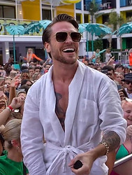 Tom Zanetti Live 2.jpg