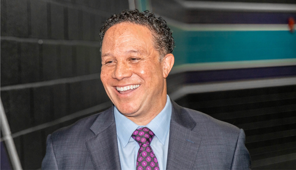 “HUM DIDDELY DEE!” : The Voice Behind NBA’s Most Loved Announcer