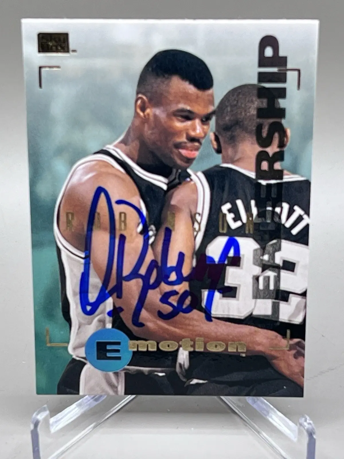 Autographed David Robinson 1993 SkyBox Emotion trading card