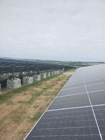 Fixed-tilt solar installation