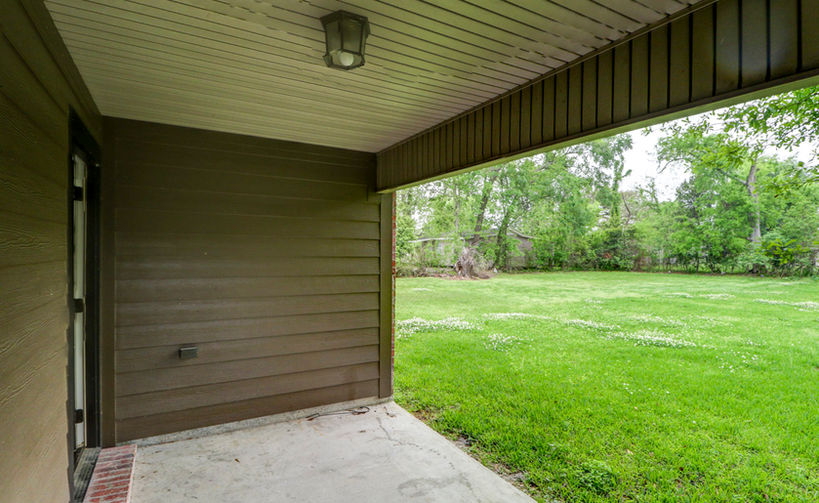 Back porch - 3122 Louisiana Ave, Lake Charles LA 70601 - Homes for Rent Lake Charles LA