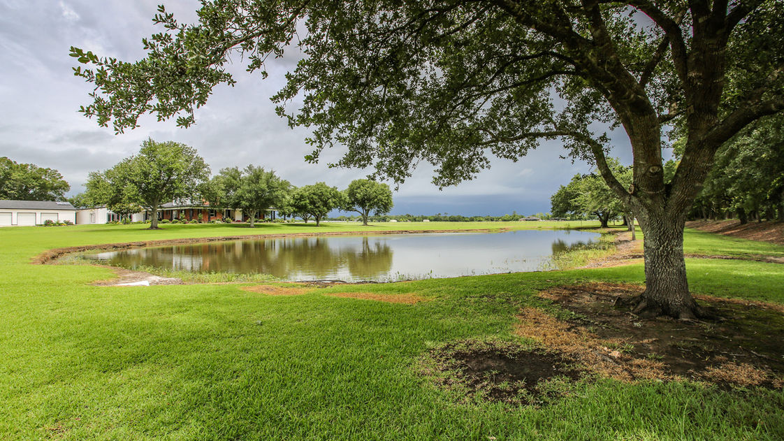 1.Luxury Homes for Sale Lake Charles LA - Luxury Estates for Sale - Land for Sale Lake Charles - Property with Land for Sale 7